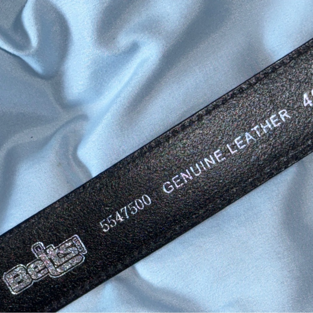 Elegant western Black Leather Belt with Silver Buckle - Picture 3 of 9